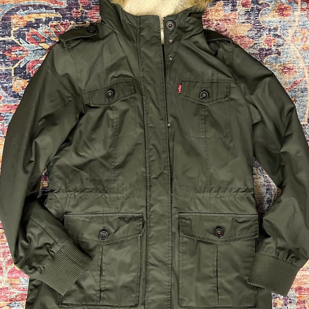 LEVIS Olive Green Sherpa Lined Women's Parka Coat Size Medium - Picture 3 of 16
